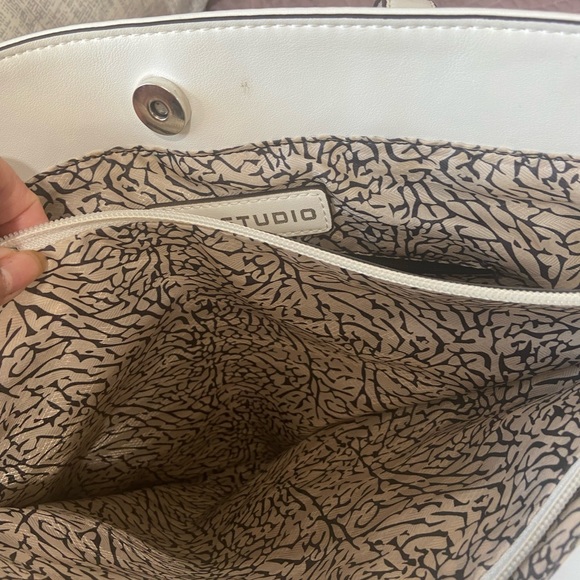 COPY - Beautiful Max Studio bag. - Picture 7 of 14